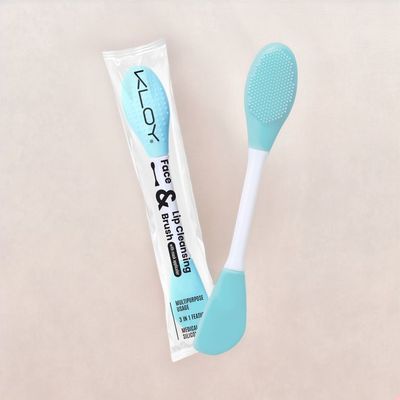 Silicone Face Mask Applicator & Lip Cleansing Brush Made With Ultra Hygienic Soft Silicone bristle for Gentle Exfoliation (Turquoise)