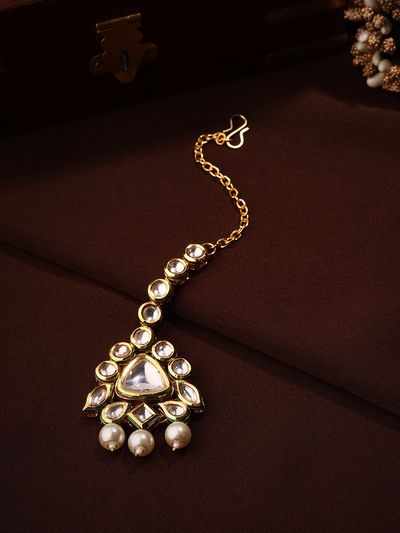 Priyaasi Pearls Perfection With Floral Design And Kundan Maangtika