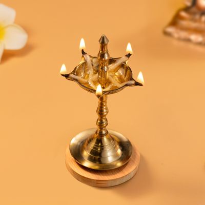 Jai Kashi Nitya Kerala Brass Diya