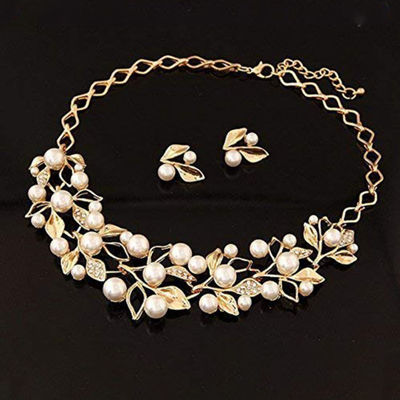 YouBella Stylish Latest Design Necklace Set Jewellery Set for Women (Golden)
