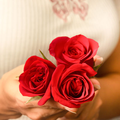 Hoovu Bunch of 3 Roses