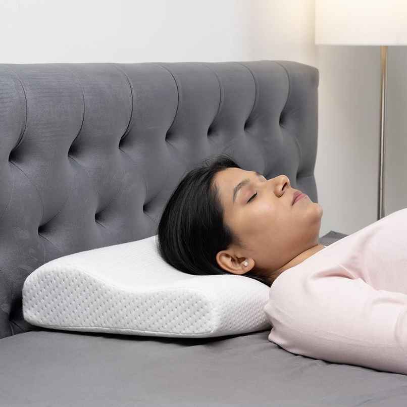 Wakefit Shape Sensing Contour Pillow Set of 2 (19.5x11.5x4 Inch) Reduces Neck & Shoulder Pain | White