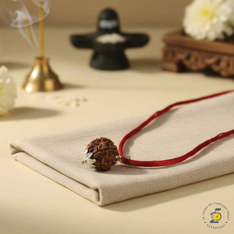 7 Mukhi Rudraksha Pendant | Spiritual Jewellery | Astroyogi 7 Mukhi Rudraksha Pendant | Spiritual Jewellery | Astroyogi