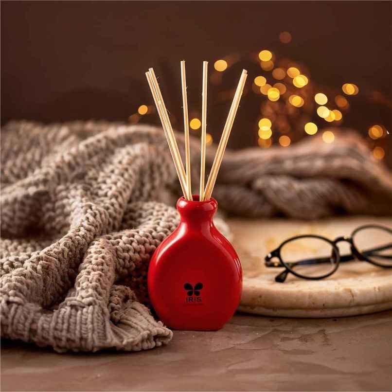 IRIS Apple Cinnamon Reed Diffuser Set | Decorative & Pleasant