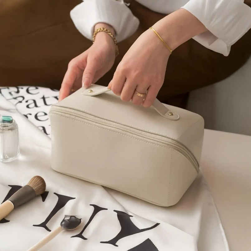 Zedak Makeup Storage Travel Pouch | Beige Zedak Makeup Storage Travel Pouch | Beige