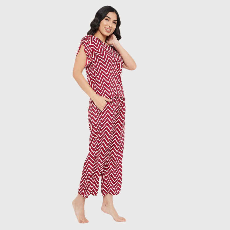Clovia Women's Chevron Print Rayon Top & Pyjama Set | LS0534D04 | Red - S
