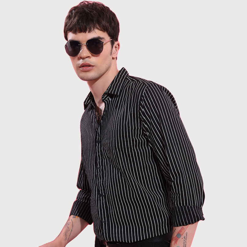 HIGHLANDER Striped Spread Collar Slim Fit Cotton Casual Shirt | Black - L