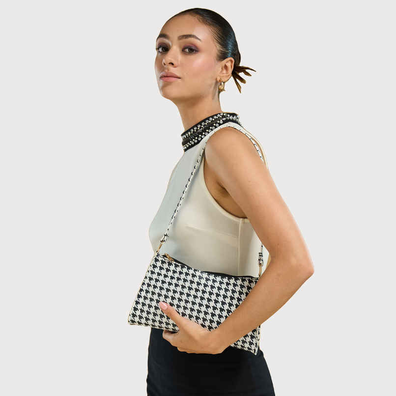 Fargo Women's Premium Sling Bag | Black Fargo Women's Premium Sling Bag | Black