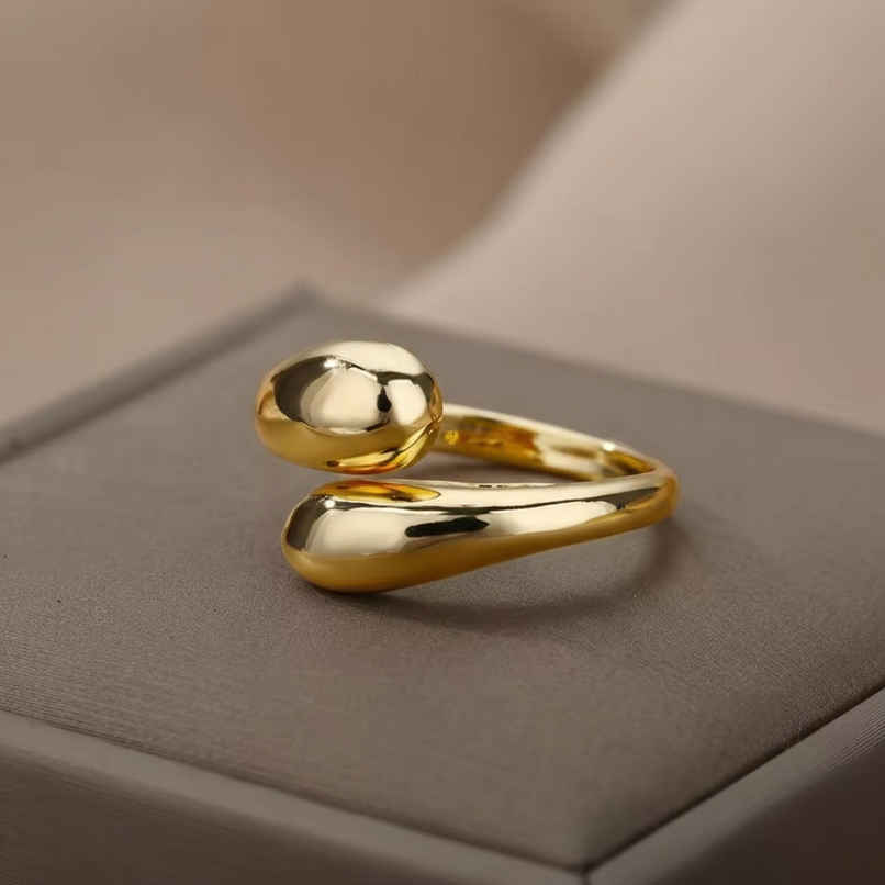 Estailo Fashion Statement Isabella Ring for Women | Stylish Lightweight Statement Jewellery