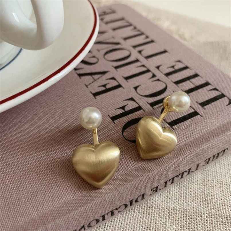 Estailo Fashion A pearl of golden heart earrings for Women | Stylish Lightweight Statement Jewellery | E0000722