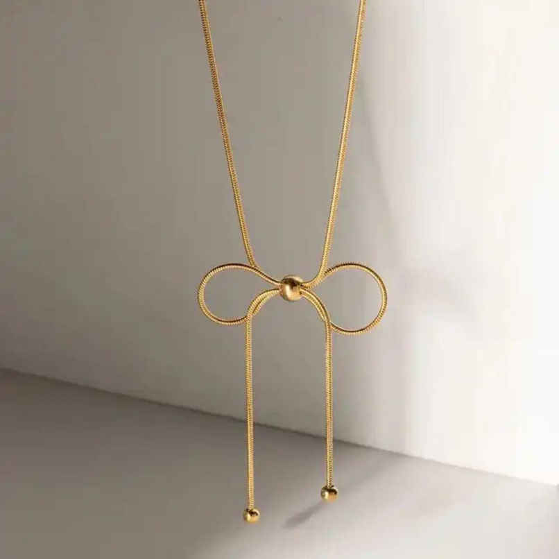 Estailo Fashion At The 11th Hour Bow Neckpiece | Gold