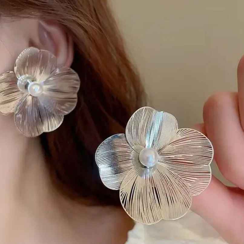 Estailo Fashion As Fresh As Daisy Earring | E0001126 | Silver Estailo Fashion As Fresh As Daisy Earring | E0001126 | Silver