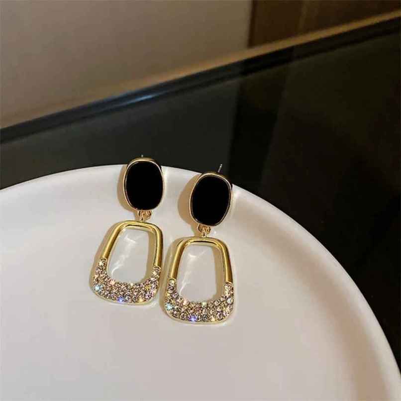 Estailo Fashion Dream Star Statement Earring Earring Gold-Black Stud Estailo Fashion Dream Star Statement Earring Earring Gold-Black Stud