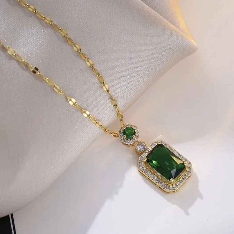 Estailo Fashion Women's Jewellery Necklace & Pendants Gold Green | One Size
