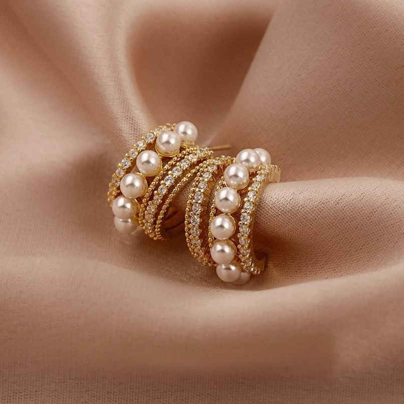 Beautynx Pearl Luxe Spiral Earrings | BNX-EAR-0023 - Gold