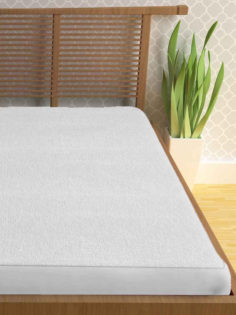 Bianca Waterproof Breathable Mattress Protector With Fitted Plain Pattern | White