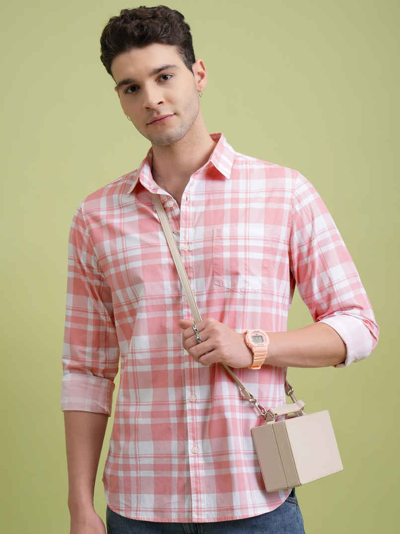 Highlander Men Lt Pink & White Checked Slim Fit Shirt |Light Pink/White - L