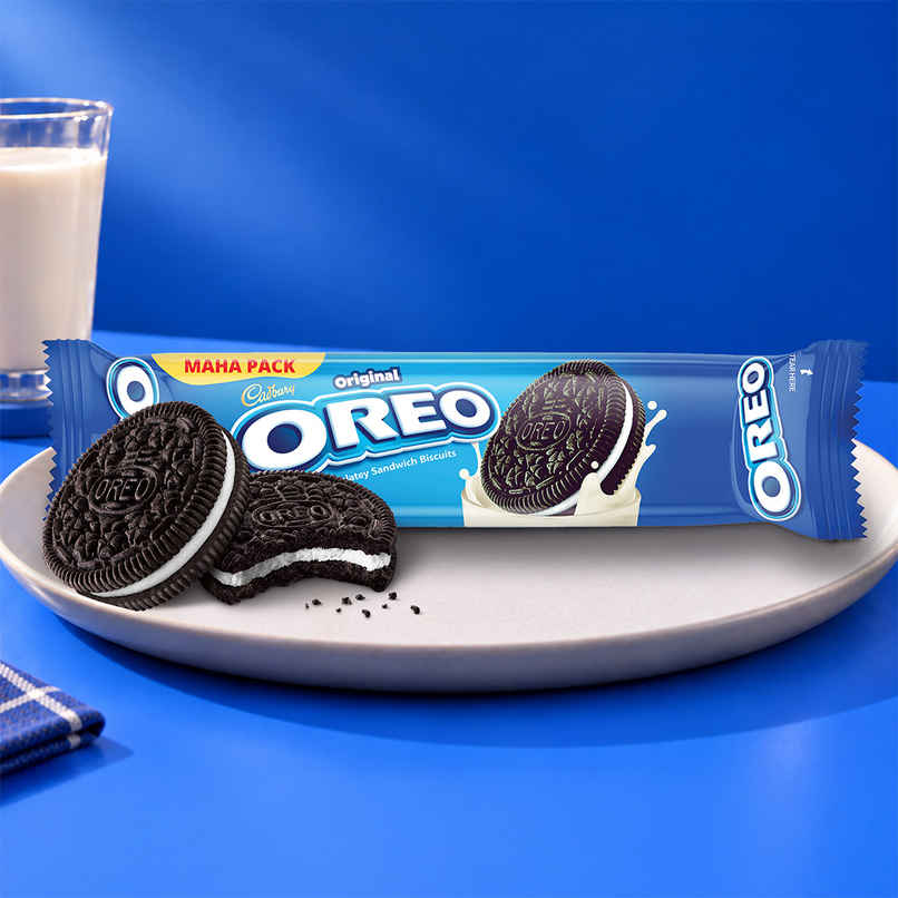 Cadbury Oreo Vanilla Flavour Creme Sandwich Biscuit Mega Family Pack