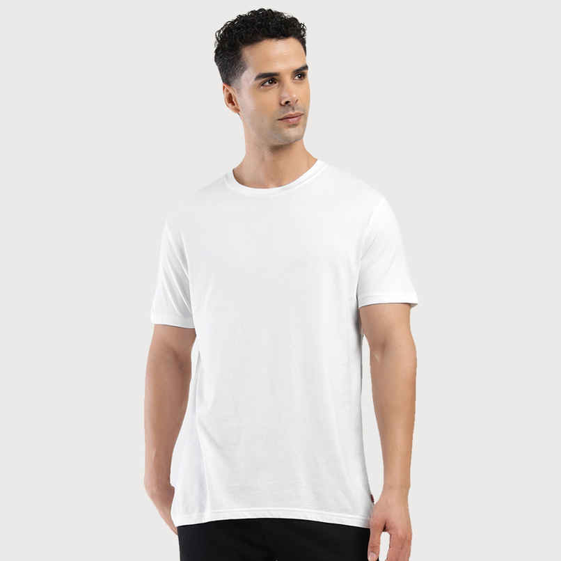 Levi's Men's 100% BCI Cotton Round Neck T-shirt | White - M