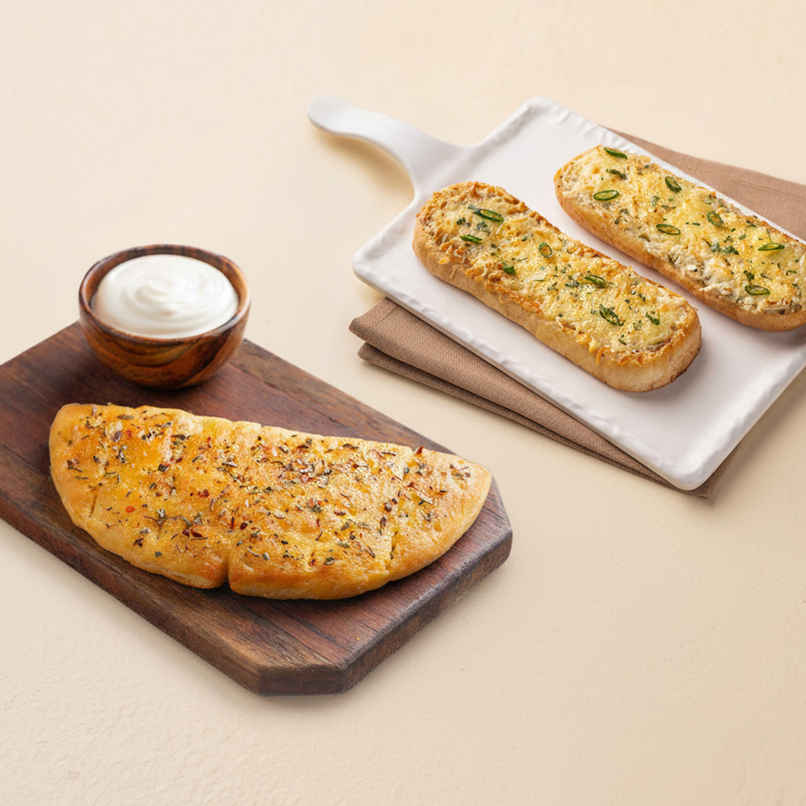 Garlic Bread with Cheese Dip + Chili Cheese Toast