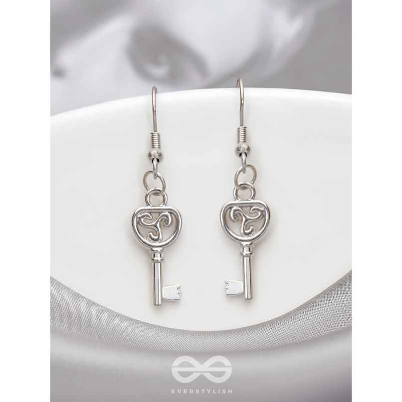 Everstylish Locke & Key- Silver Earrings