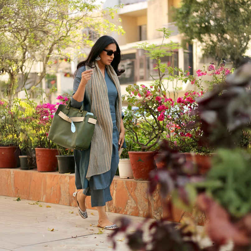 GoSriKi Women's Viscose Rayon Straight Solid Kurta with Pant & Dupatta | RAJA SAAB | Grey - M