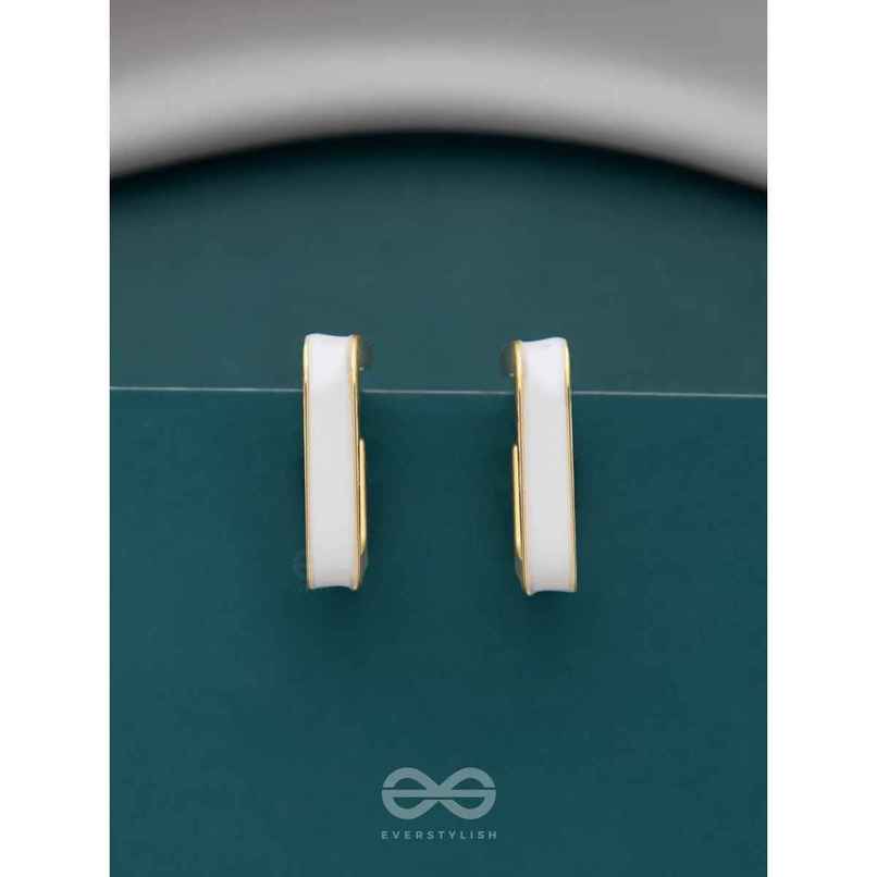 Everstylish A Classy Delight - Statement Enamelled Earrings Everstylish A Classy Delight - Statement Enamelled Earrings