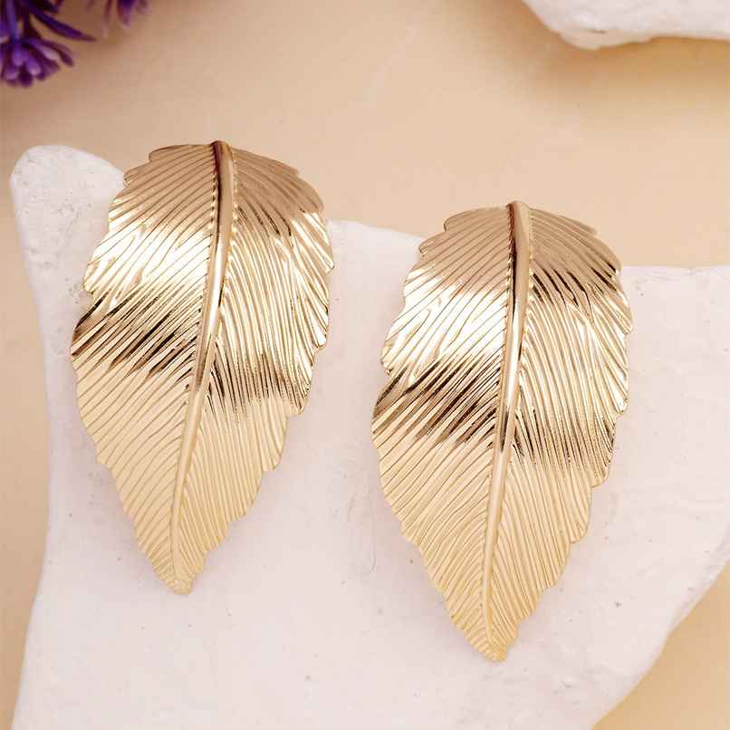Karatcart Women's Stud Earrings Gold One Size | 33038927