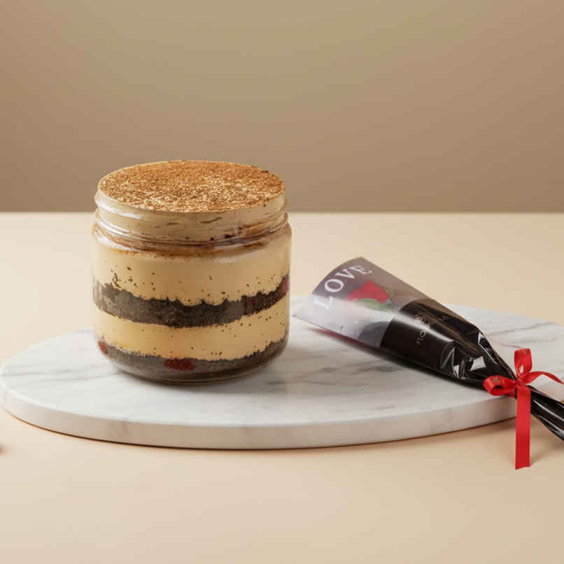 Tiramisu + FlowerAura Signature Red Rose