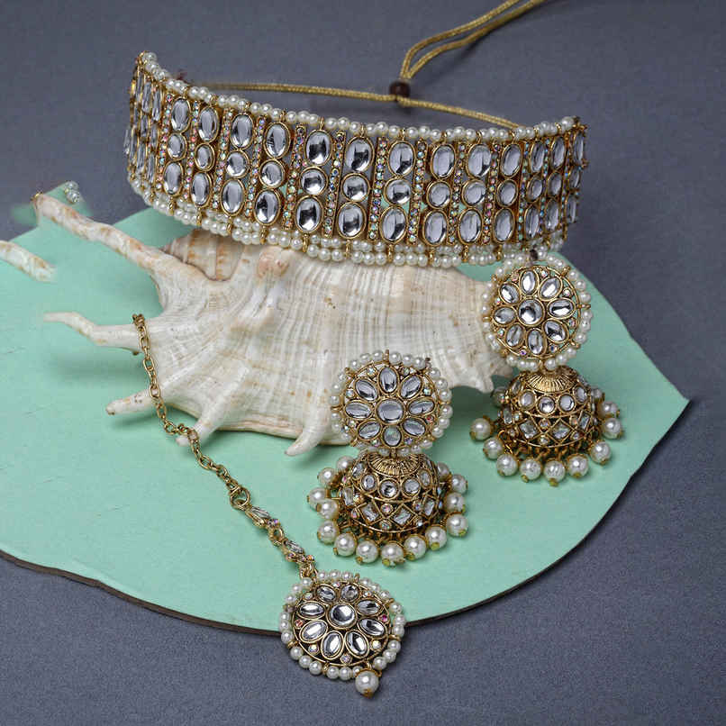 Sukkhi Traditionally Gold Plated White Kundan & Beads Studded Collar Necklace Set