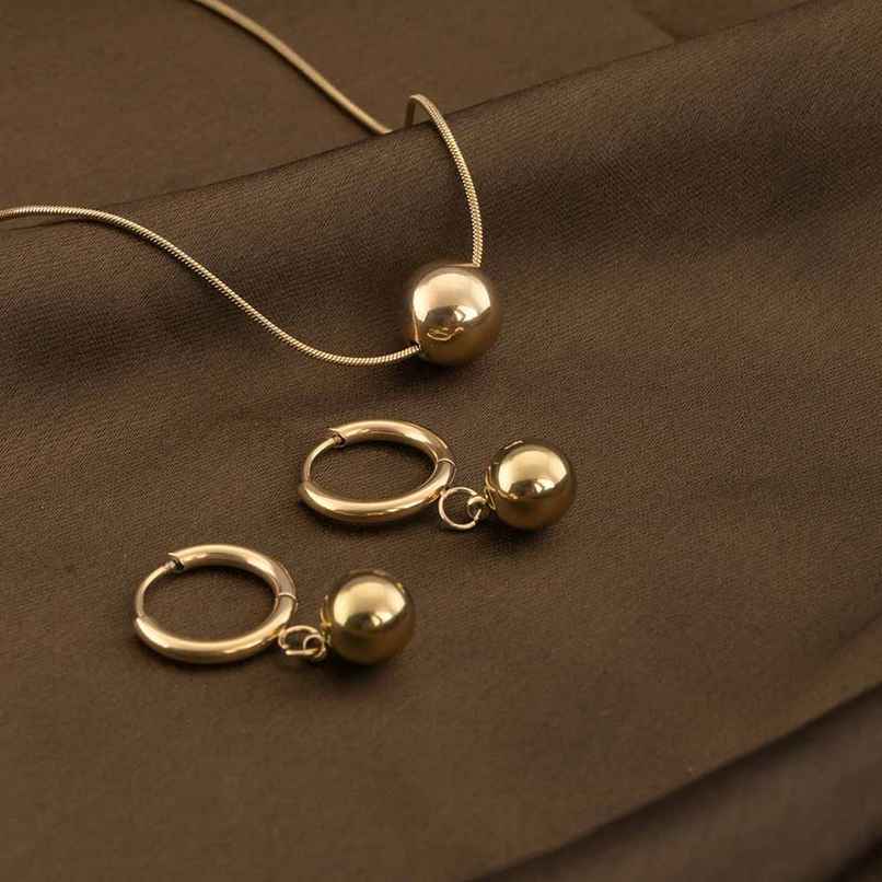 Palmonas Golden Orb Set For Womens | Waterproof And Anti-Tarnish Palmonas Golden Orb Set For Womens | Waterproof And Anti-Tarnish