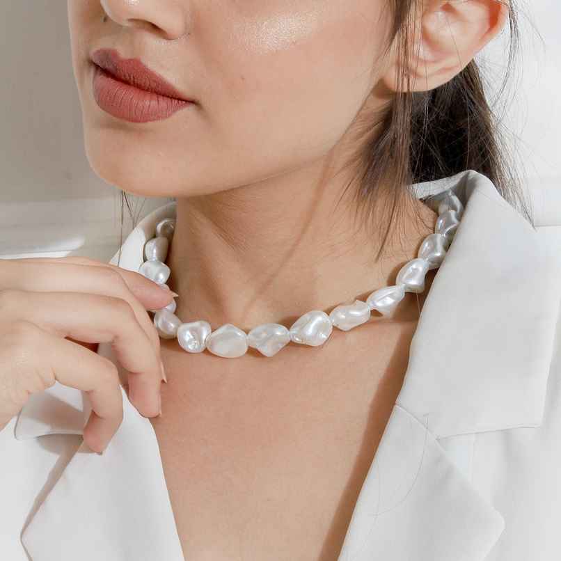 Toniq Irregular Baroque Choker Necklace