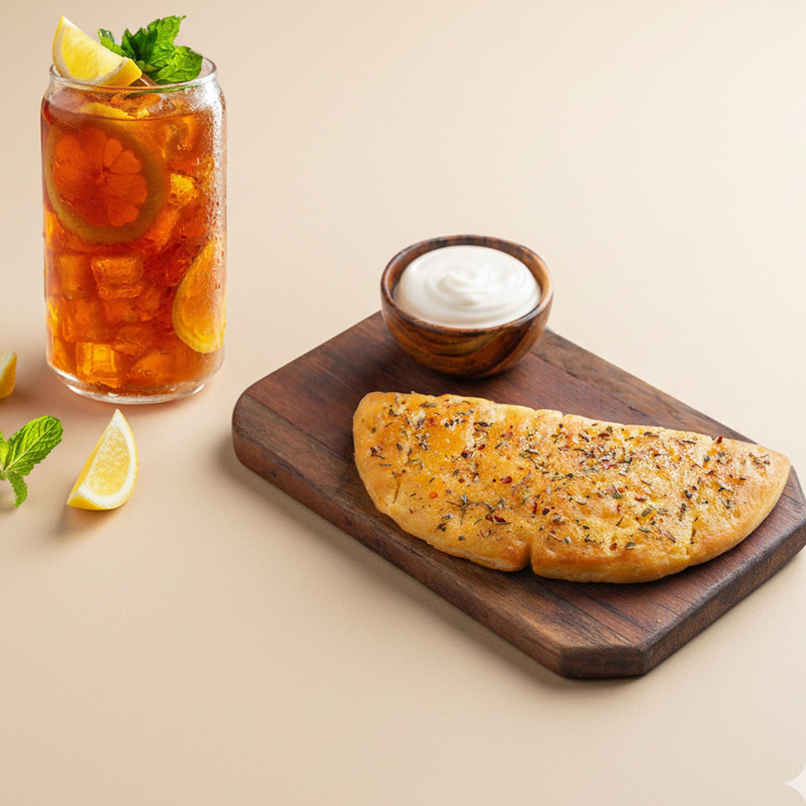 Garlic Bread with Cheese Dip + Lemon Iced Tea