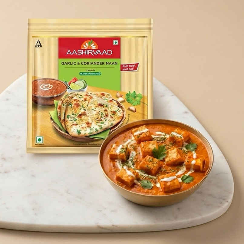 Aashirvaad Garlic & Coriander Naan | Heat & Eat (400g) & Paneer Makhani (1pc) Combo