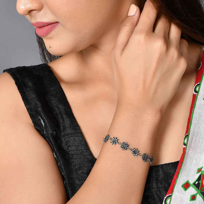 Voylla Nrityotsava Sayali Drawstring Bracelet Voylla Nrityotsava Sayali Drawstring Bracelet