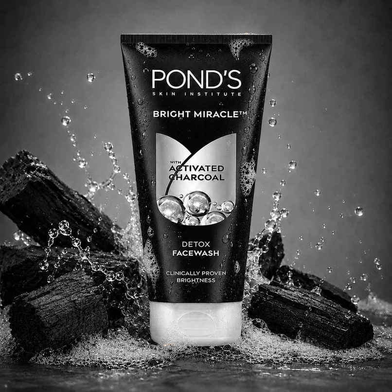Pond's Bright Miracle Detox Facewash With 10X Power Of Charcoal Pond's Bright Miracle Detox Facewash With 10X Power Of Charcoal
