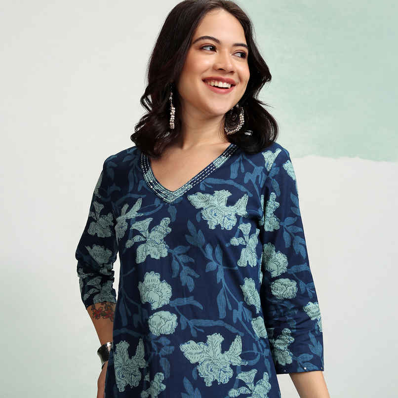 Vishudh Women's Floral Print Straight Kurta | PVKU000003 | Navy Blue - S Vishudh Women's Floral Print Straight Kurta | PVKU000003 | Navy Blue - S