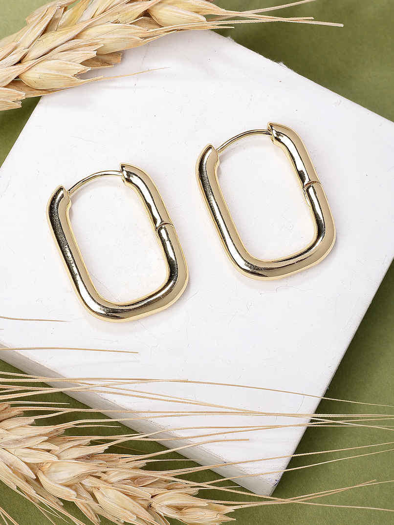 Scintillare By Sukkhi Gold Plated Anti Tarnish Simple Link Chain Chunky Hoop Earring For Women