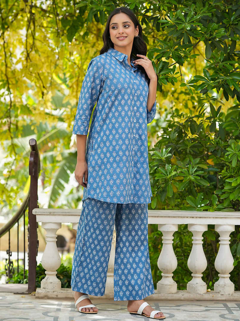 Sanskrutihomes Blue And Off White Ethnic Motifs Printed Pure Cotton Night Suit | S Sanskrutihomes Blue And Off White Ethnic Motifs Printed Pure Cotton Night Suit | S
