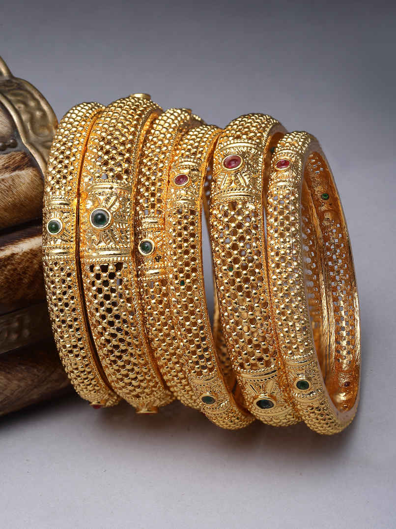 Sukkhi Bridal Stylish Gold Plated Red & Green Bracelet Bangle Set Jewellery for Women 2.6 | B105889