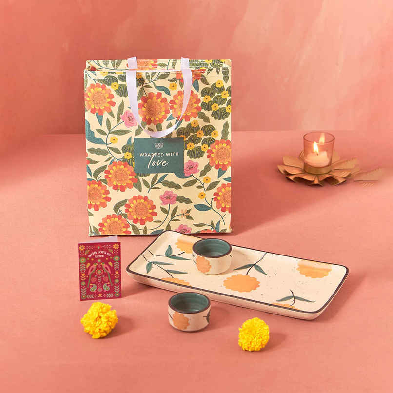 Chumbak Ceramic Marigold Chip & Dip Platter | Multicolour | Brown Box - 300 ml Chumbak Ceramic Marigold Chip & Dip Platter | Multicolour | Brown Box - 300 ml