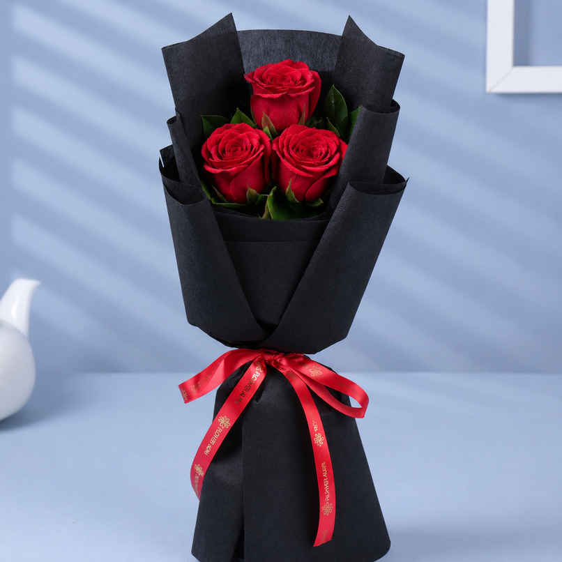 FlowerAura 3 Roses Blush Bouquet | Teacher's Day Gifting FlowerAura 3 Roses Blush Bouquet | Teacher's Day Gifting