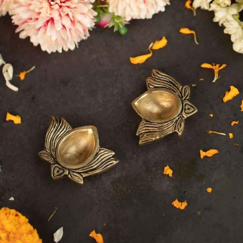 Brass Fine Lotus Diya | 2 inch