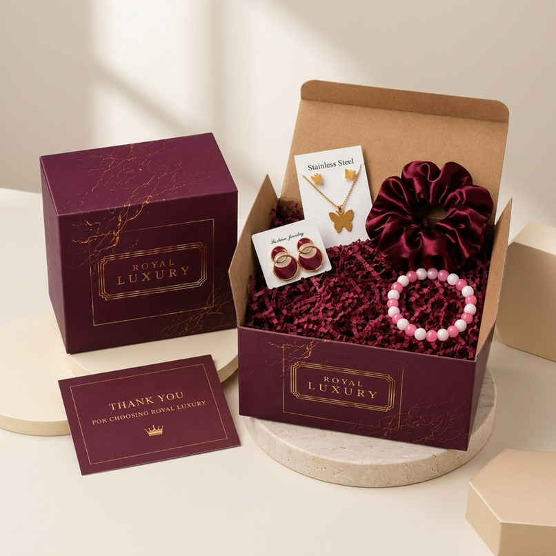 Classic Earrings & Bracelet Gift Hamper | Mad Over Prints Classic Earrings & Bracelet Gift Hamper | Mad Over Prints
