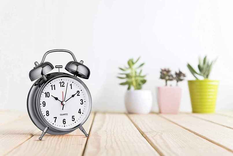 Perpetual Alarm Analog Clock | Non-Ticking Quartz with Backlight | Silver - 11.4 cm