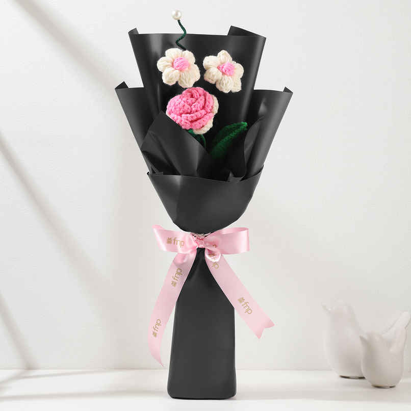Crochet Flower Charm Bouquet | FNP