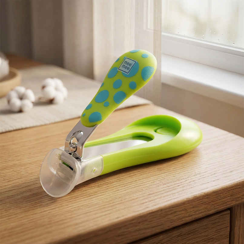 Mee Mee Protective Baby Nail Clipper/Cutter with Skin Guard (Green)
