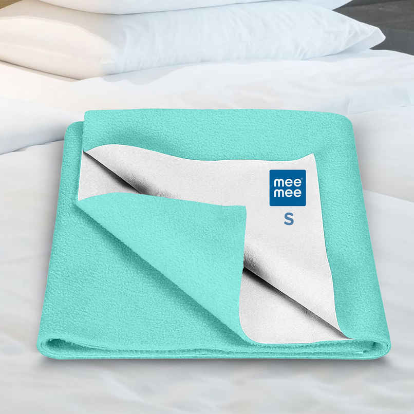 Mee Mee Reusable Waterproof/Extra Absorbent Cotton Mat/Dry Sheets/Bed Protector (Small | Green)