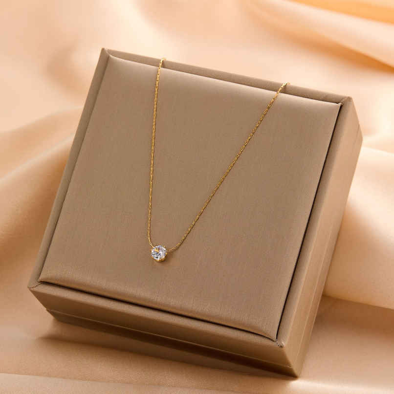 Beautynx Crystal Glow Pendant Necklace | Gold | BNX-NK-0004