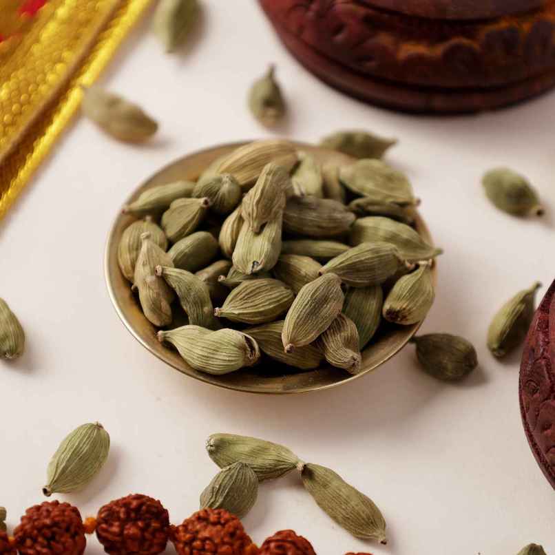 Choti Elaichi | Aromatic & Authentic | Happy Mail Choti Elaichi | Aromatic & Authentic | Happy Mail